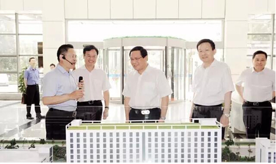 �ֳ�ʽ�Ͻ�������